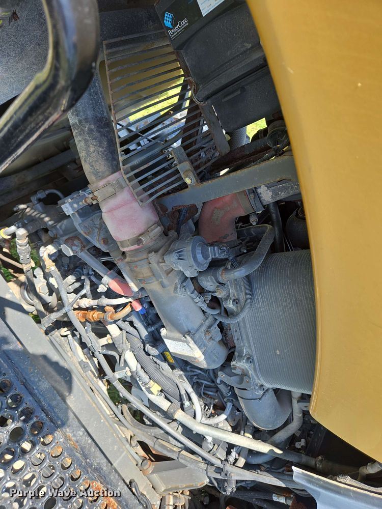 image for item EJ7533 2015 RoGator RG1100B spreader