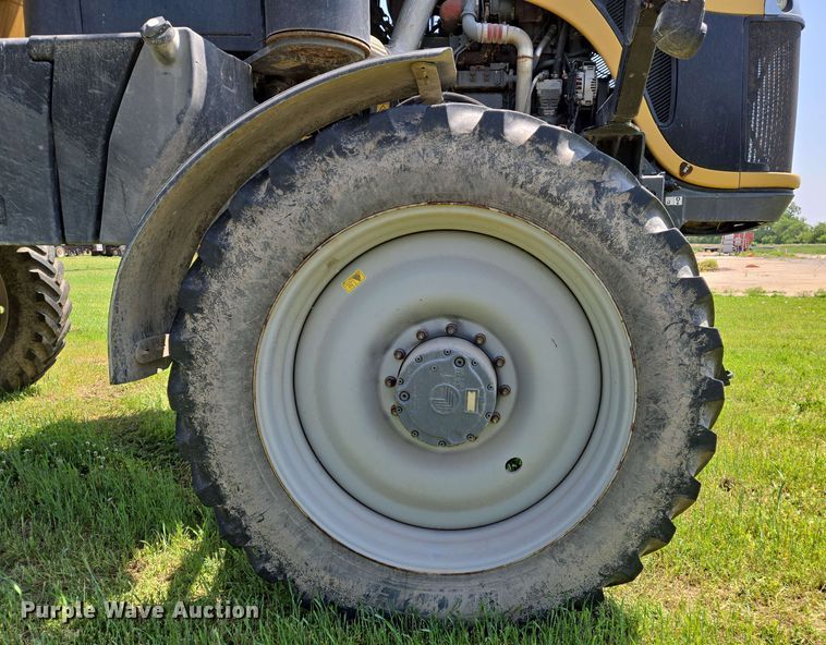 image for item EJ7533 2015 RoGator RG1100B spreader