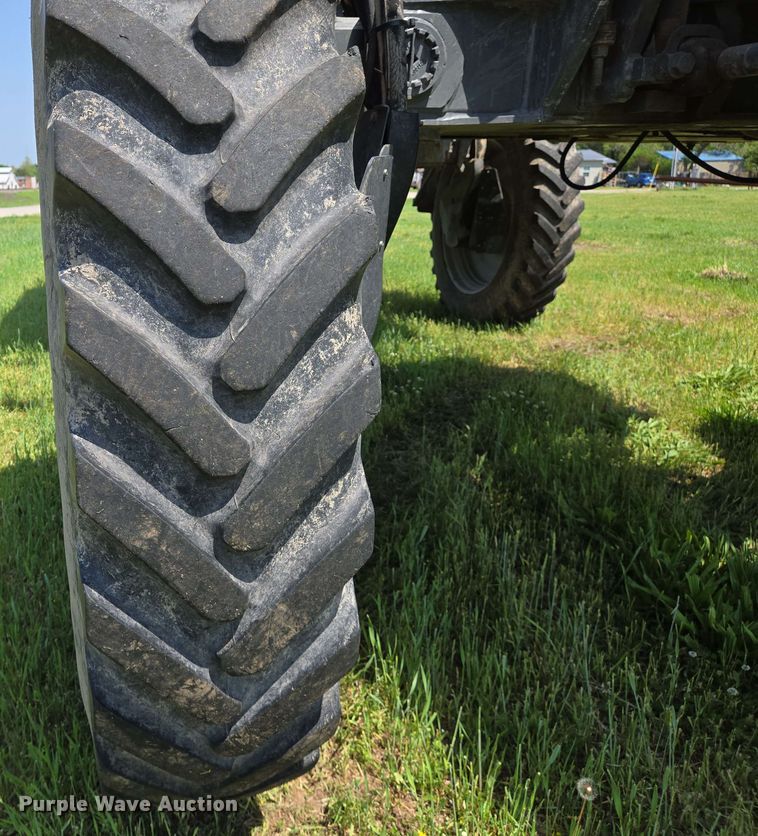 image for item EJ7533 2015 RoGator RG1100B spreader