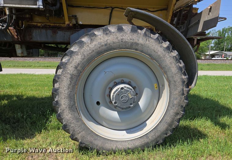 image for item EJ7533 2015 RoGator RG1100B spreader