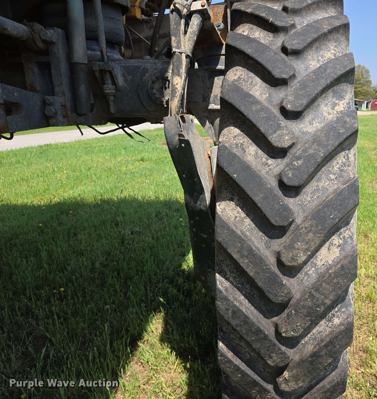 image for item EJ7533 2015 RoGator RG1100B spreader