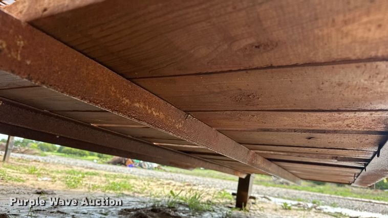 image for item EJ8696 Gooseneck Trailer  7820 livestock trailer