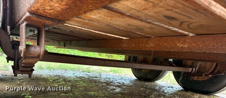 image for item EJ8696 Gooseneck Trailer  7820 livestock trailer