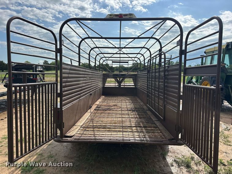 image for item EJ8696 Gooseneck Trailer  7820 livestock trailer