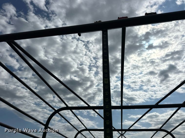 image for item EJ8696 Gooseneck Trailer  7820 livestock trailer