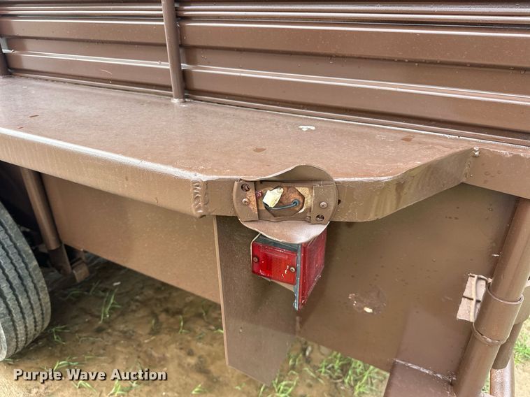 image for item EJ8696 Gooseneck Trailer  7820 livestock trailer