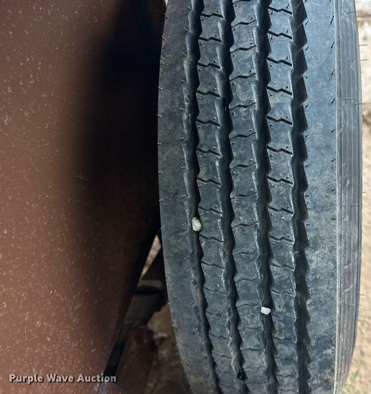 image for item EJ8696 Gooseneck Trailer  7820 livestock trailer