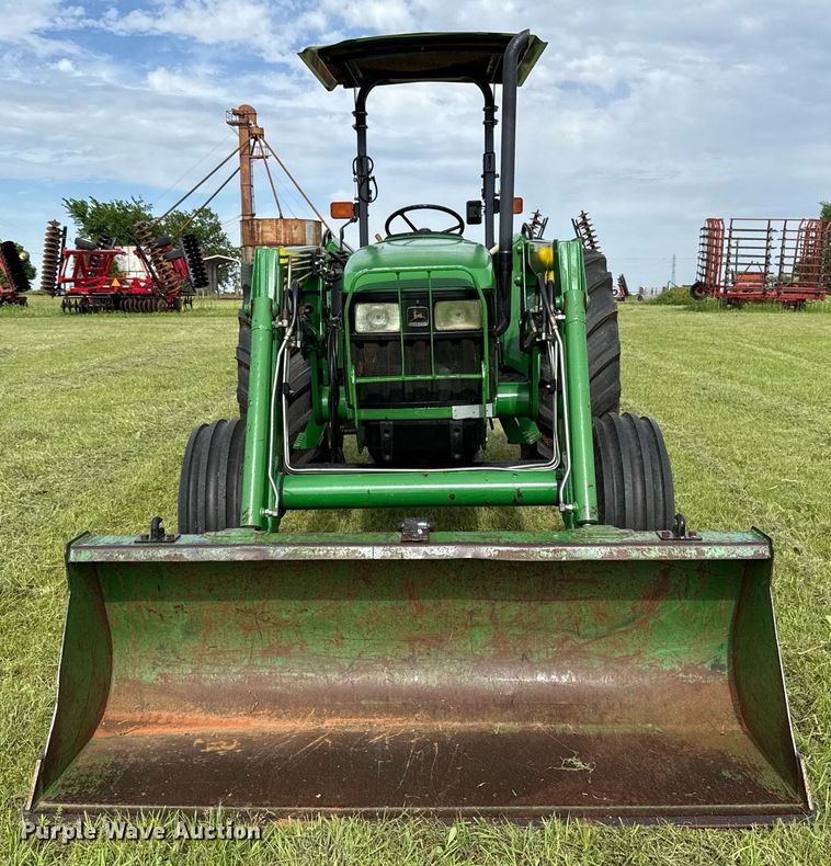image for item EJ8759 2001 John Deere 5320 tractor