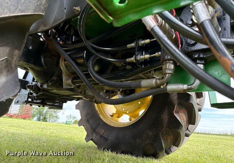 image for item EJ8759 2001 John Deere 5320 tractor