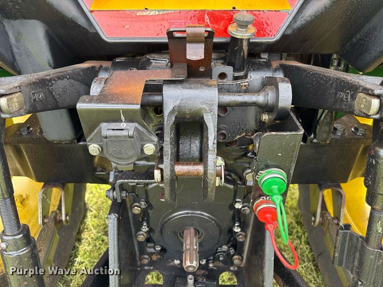 image for item EJ8759 2001 John Deere 5320 tractor