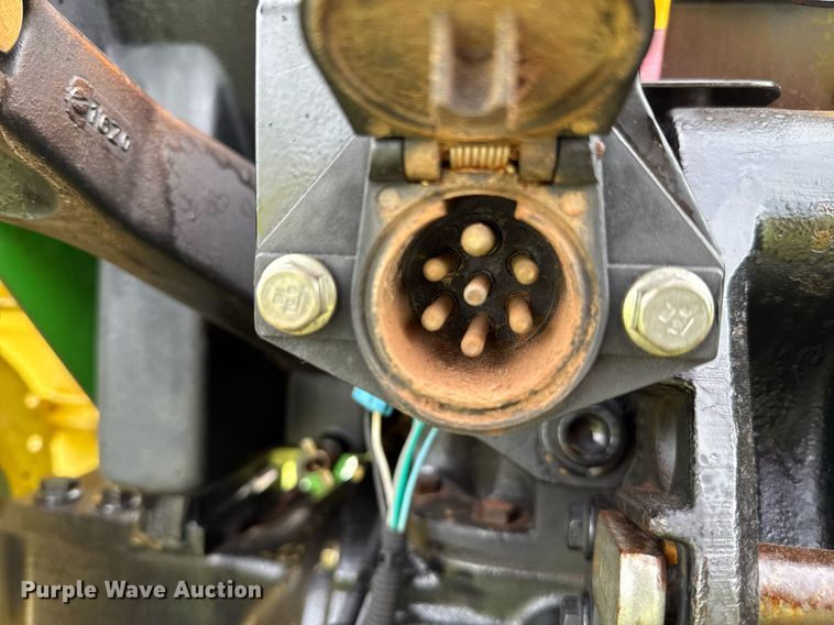 image for item EJ8759 2001 John Deere 5320 tractor