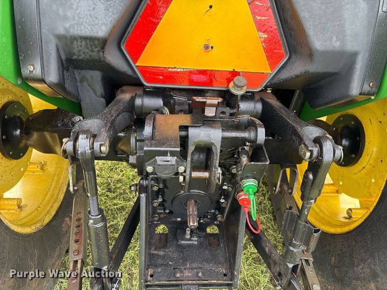 image for item EJ8759 2001 John Deere 5320 tractor