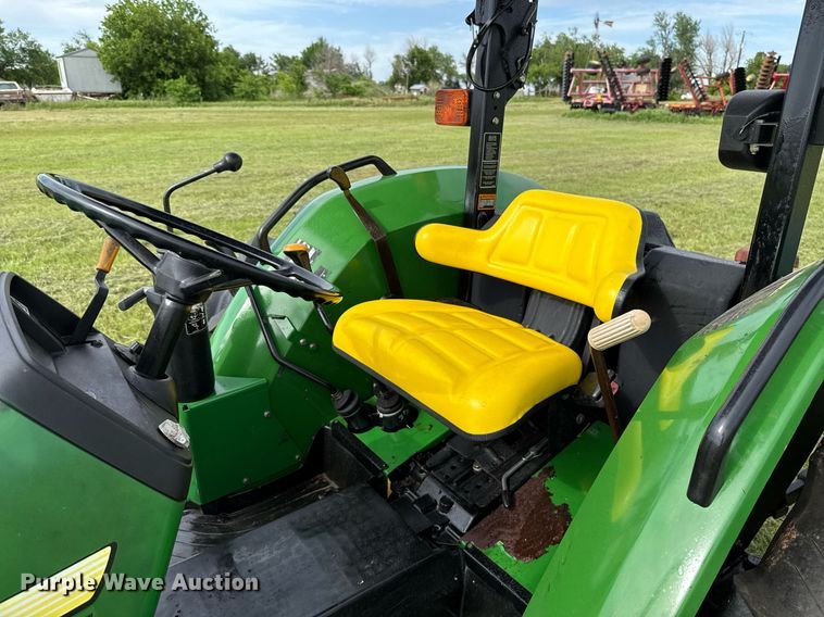 image for item EJ8759 2001 John Deere 5320 tractor