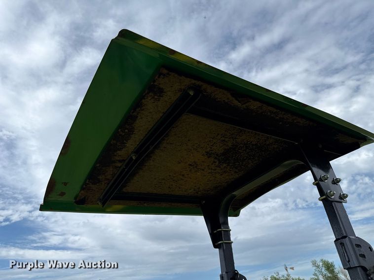 image for item EJ8759 2001 John Deere 5320 tractor