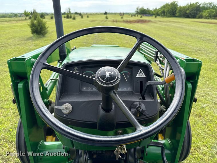 image for item EJ8759 2001 John Deere 5320 tractor