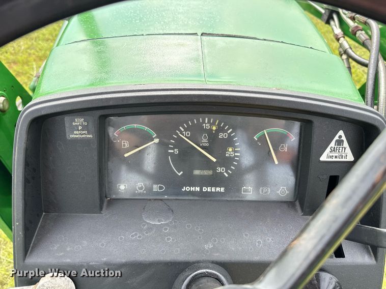 image for item EJ8759 2001 John Deere 5320 tractor