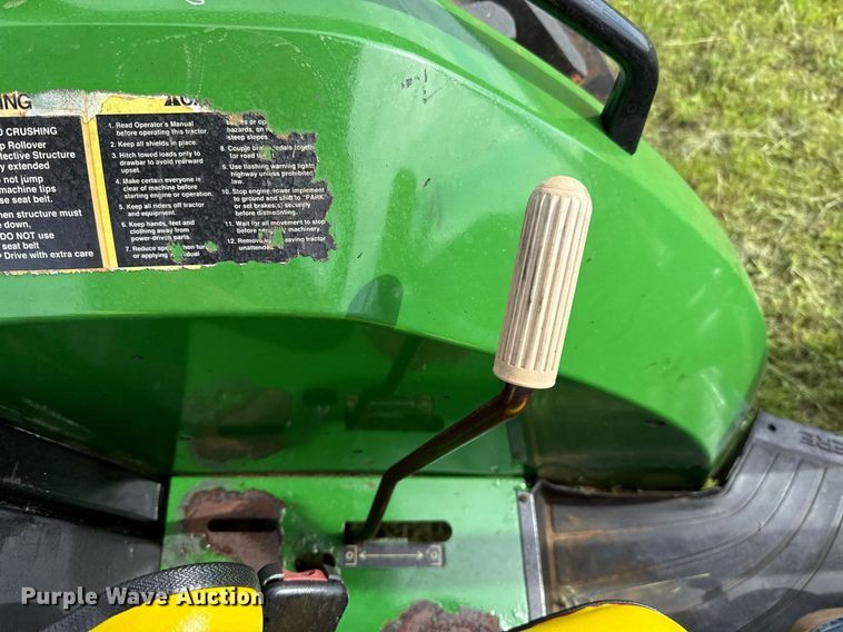 image for item EJ8759 2001 John Deere 5320 tractor