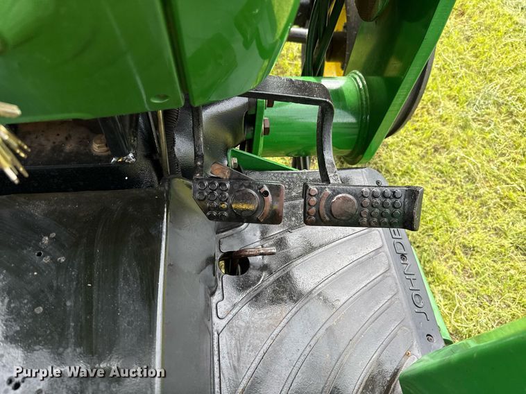 image for item EJ8759 2001 John Deere 5320 tractor