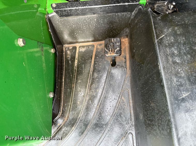 image for item EJ8759 2001 John Deere 5320 tractor