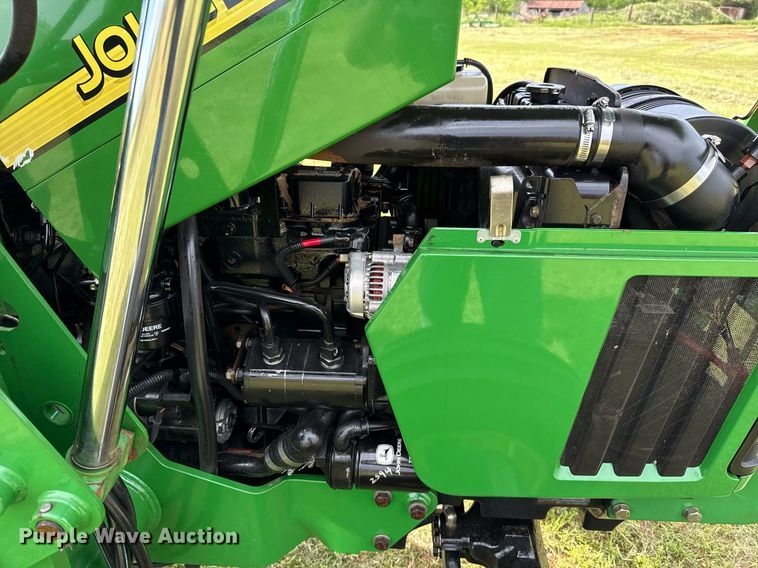 image for item EJ8759 2001 John Deere 5320 tractor