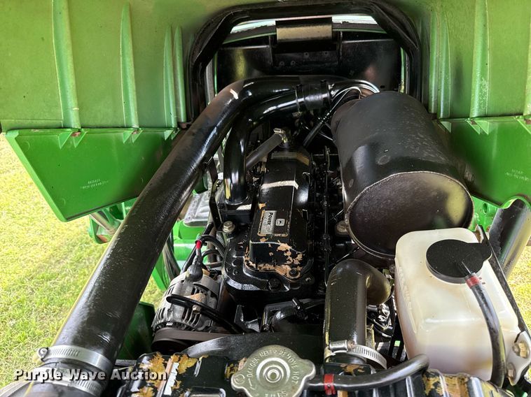 image for item EJ8759 2001 John Deere 5320 tractor