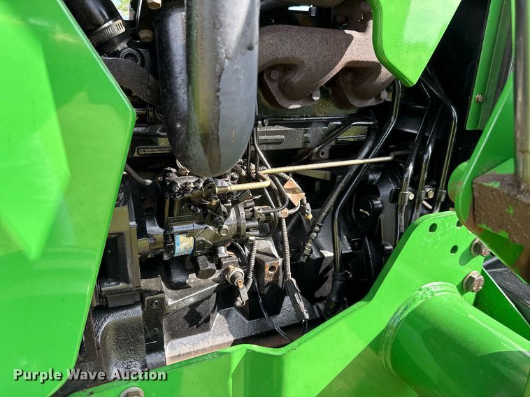 image for item EJ8759 2001 John Deere 5320 tractor