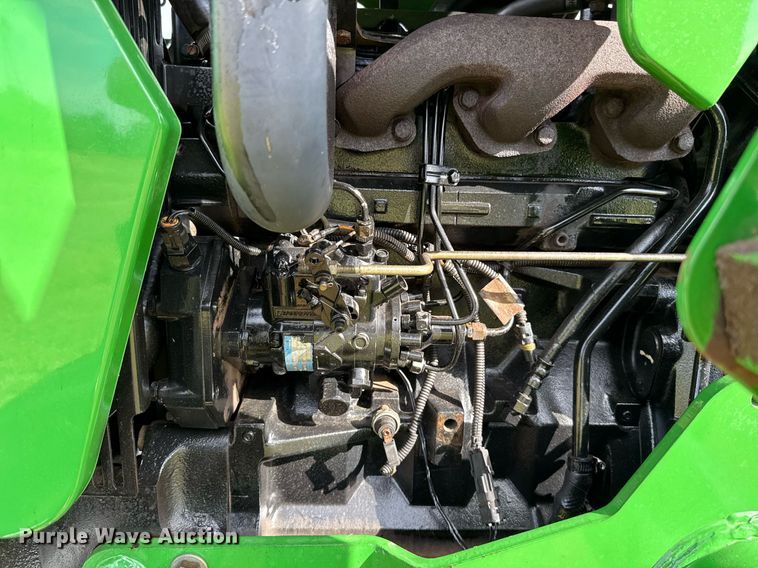 image for item EJ8759 2001 John Deere 5320 tractor