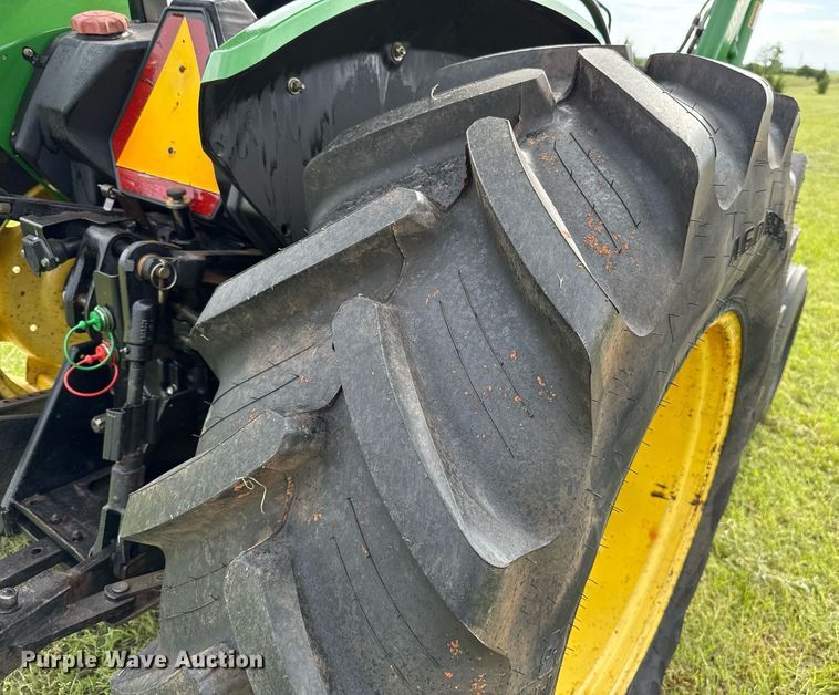 image for item EJ8759 2001 John Deere 5320 tractor