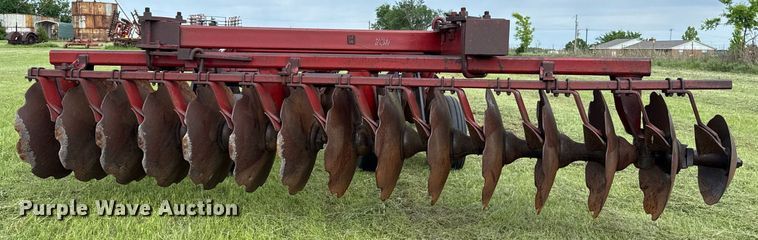 image for item EJ8760 International Harvester 780 off-set disk