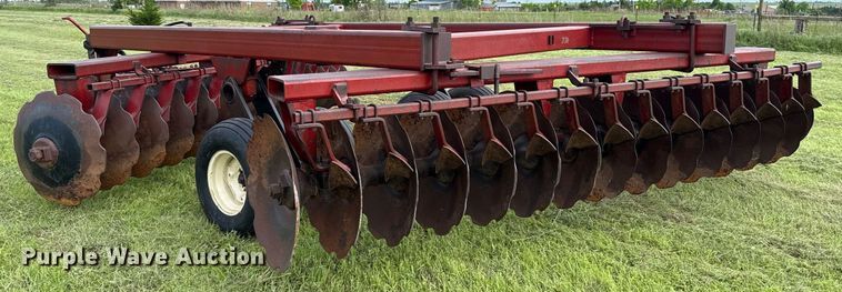 image for item EJ8760 International Harvester 780 off-set disk