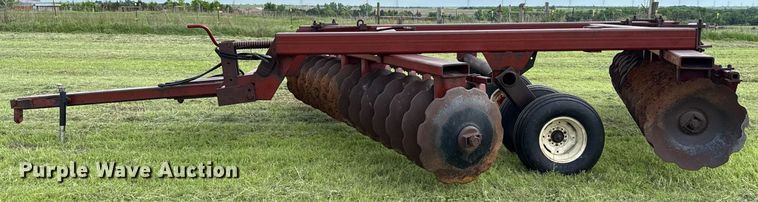 image for item EJ8760 International Harvester 780 off-set disk