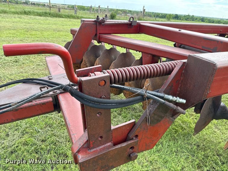 image for item EJ8760 International Harvester 780 off-set disk