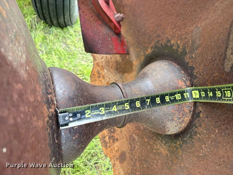 image for item EJ8760 International Harvester 780 off-set disk