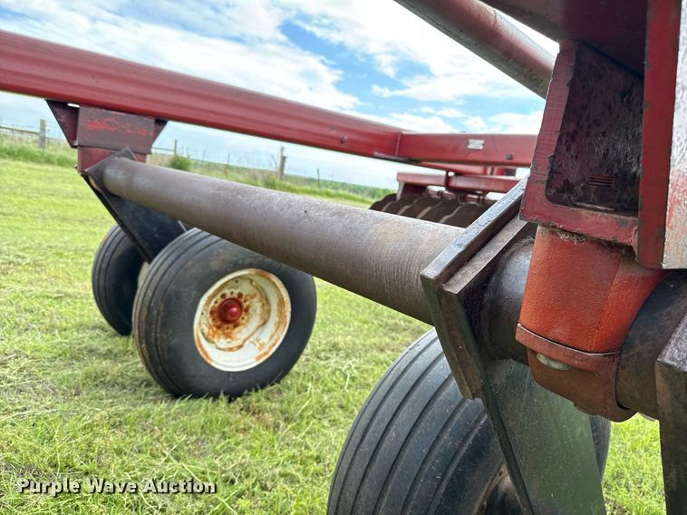 image for item EJ8760 International Harvester 780 off-set disk