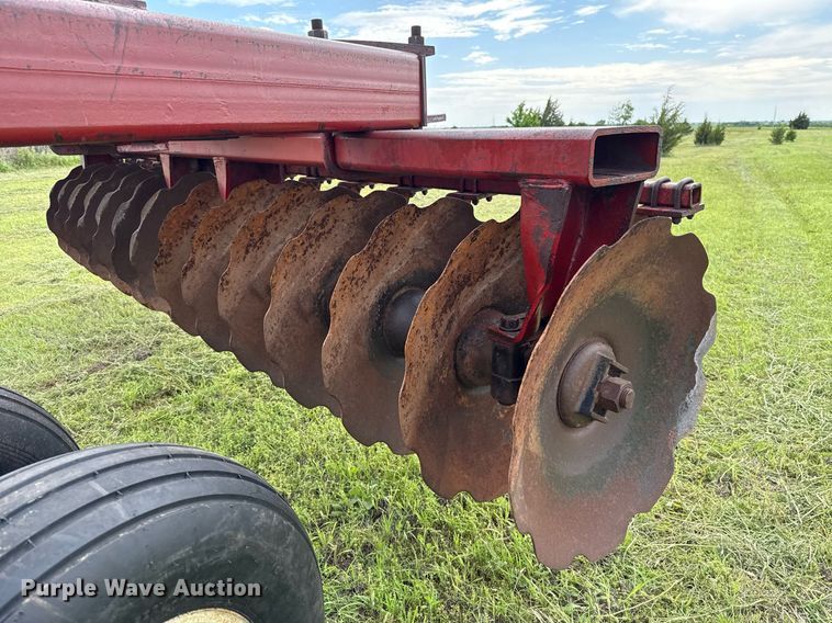 image for item EJ8760 International Harvester 780 off-set disk