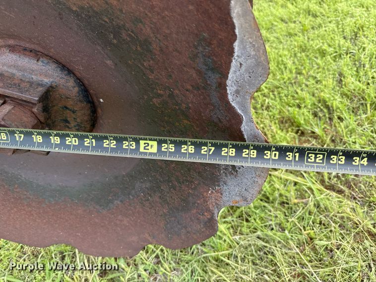 image for item EJ8760 International Harvester 780 off-set disk