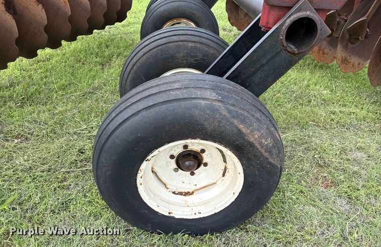 image for item EJ8760 International Harvester 780 off-set disk