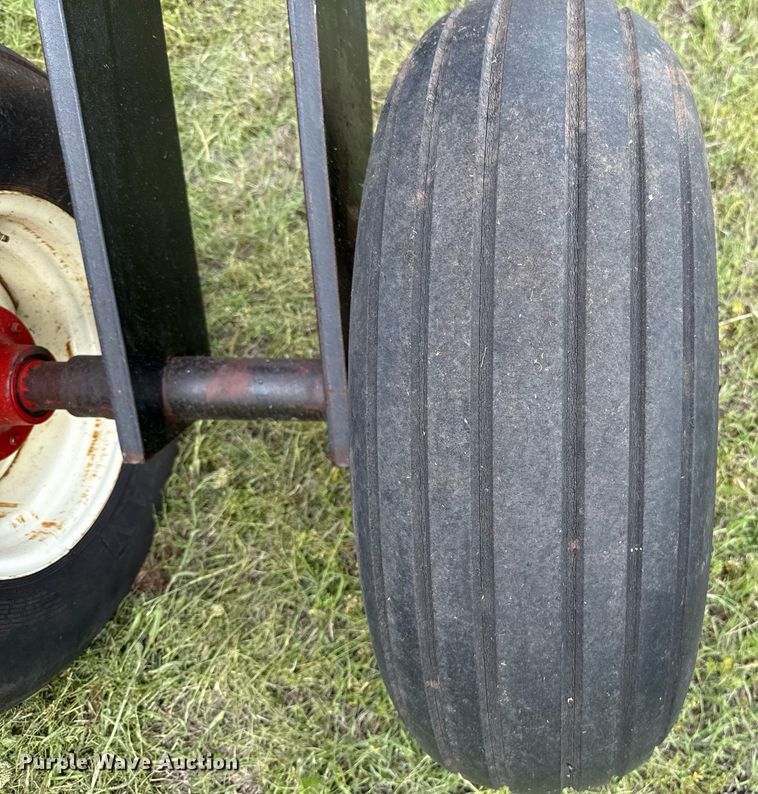 image for item EJ8760 International Harvester 780 off-set disk