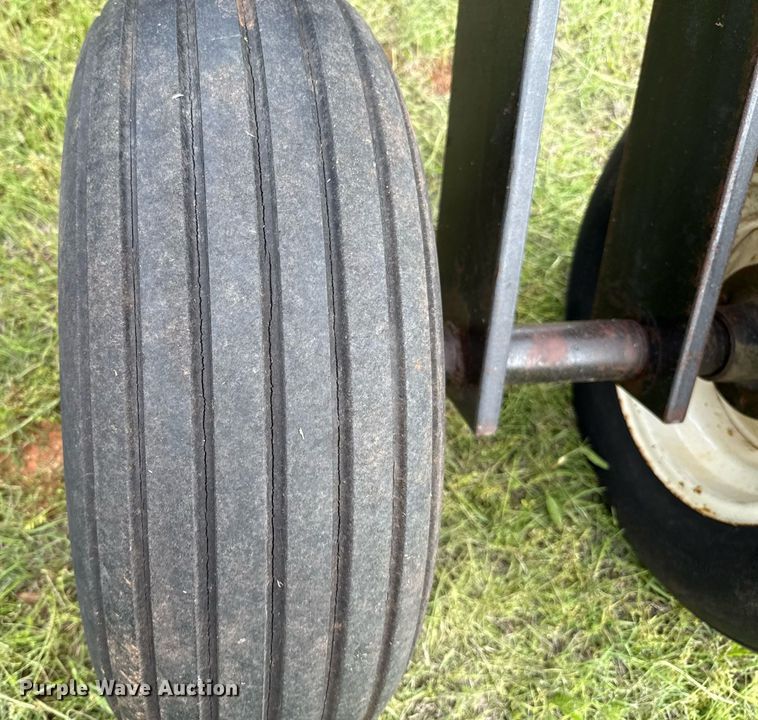 image for item EJ8760 International Harvester 780 off-set disk