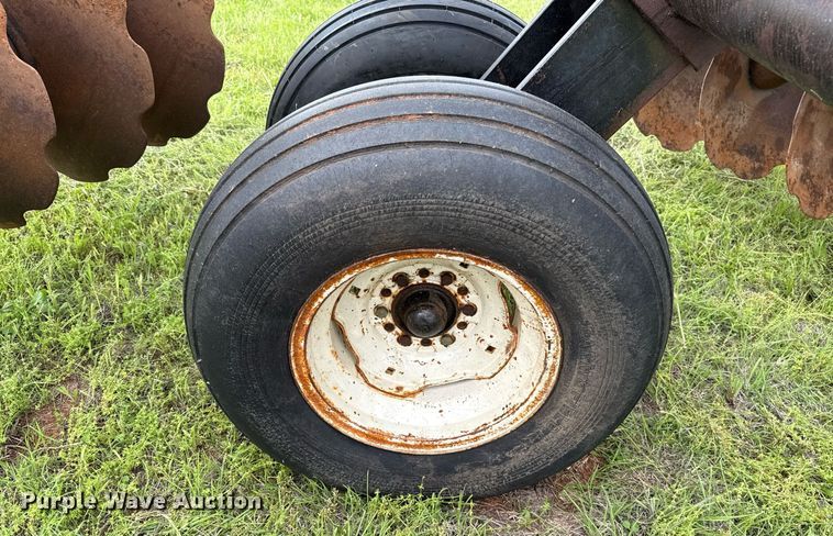 image for item EJ8760 International Harvester 780 off-set disk