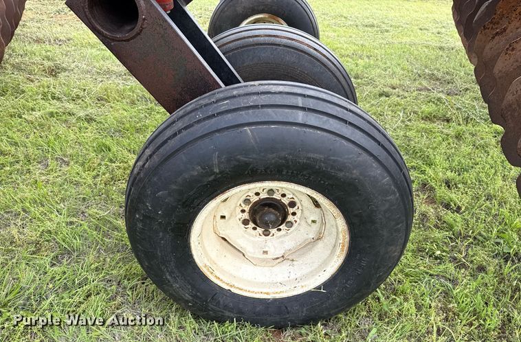 image for item EJ8760 International Harvester 780 off-set disk