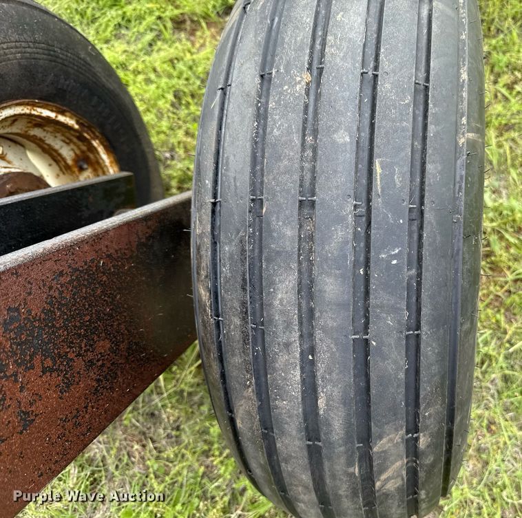 image for item EJ8760 International Harvester 780 off-set disk