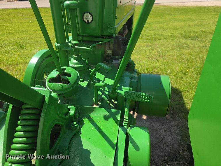 image for item EK2355 John Deere  B tractor