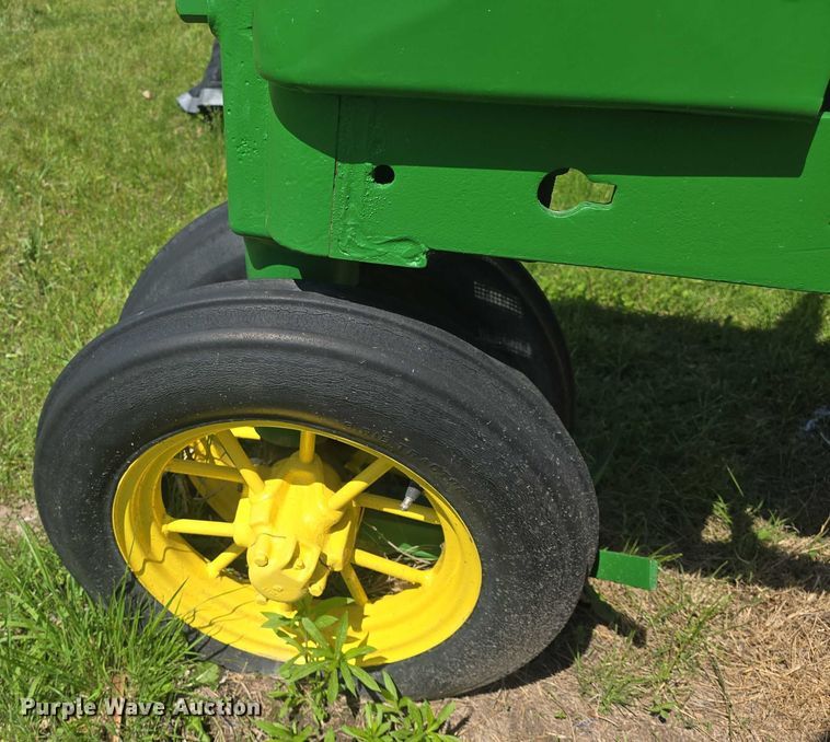 image for item EK2355 John Deere  B tractor