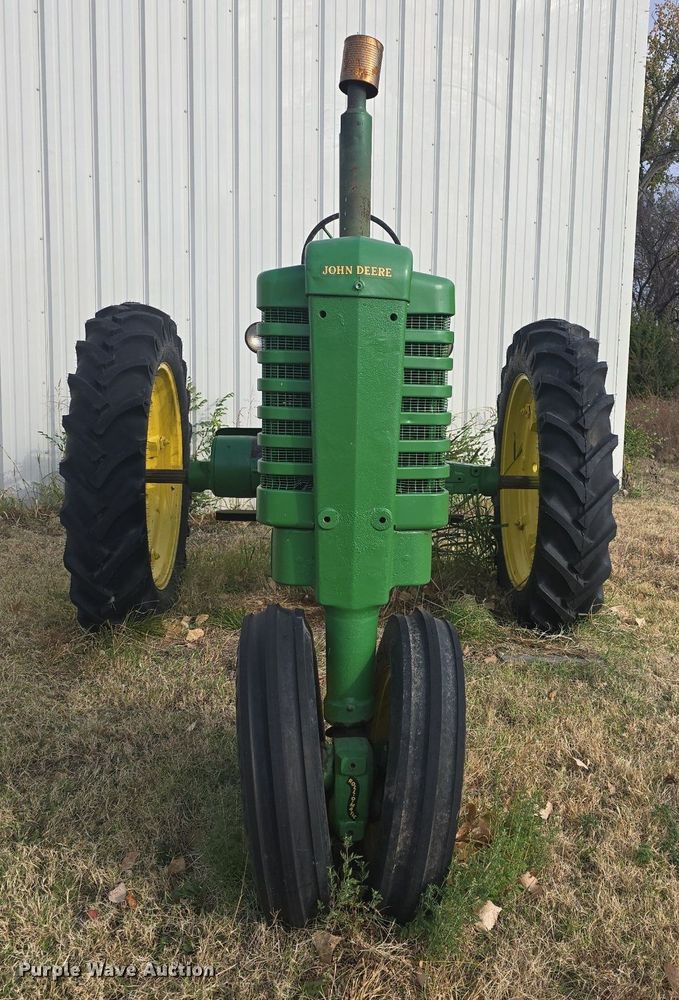 image for item EK2356 1951 John Deere  B tractor