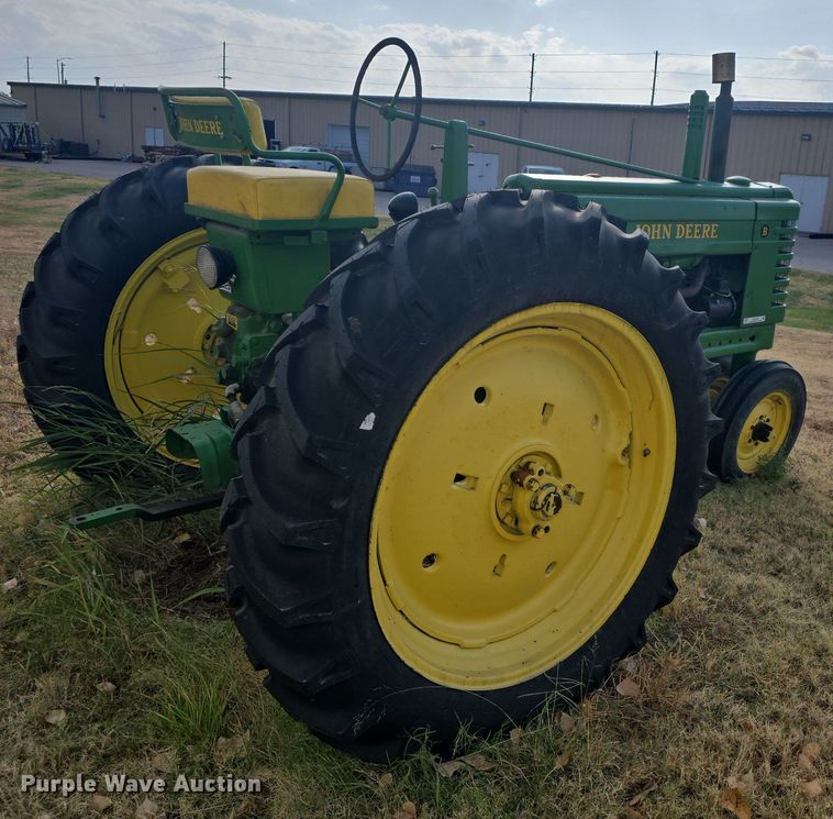 image for item EK2356 1951 John Deere  B tractor