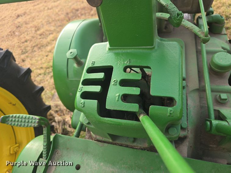 image for item EK2356 1951 John Deere  B tractor