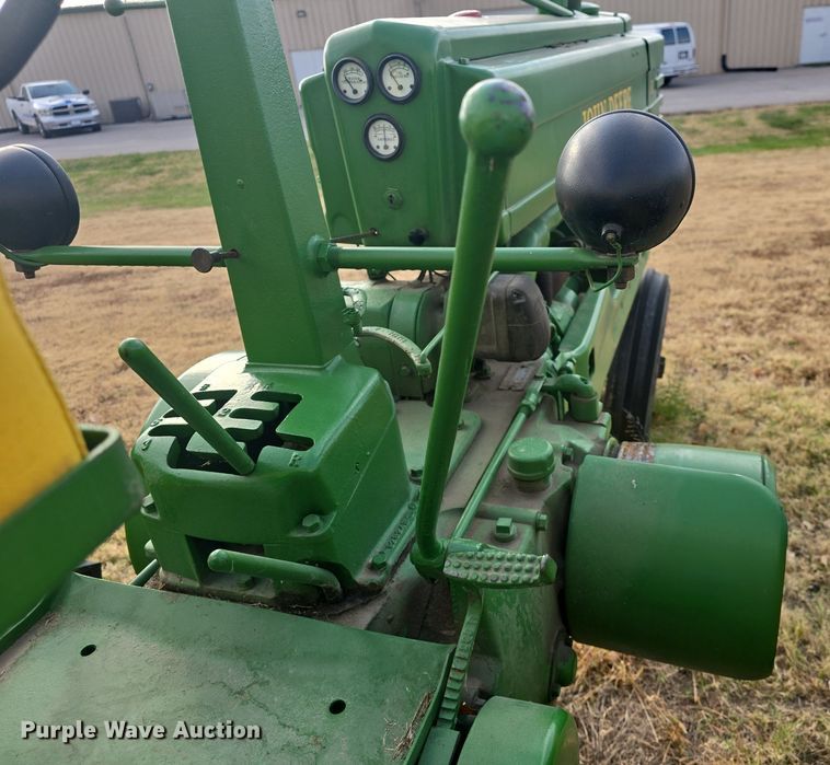 image for item EK2356 1951 John Deere  B tractor