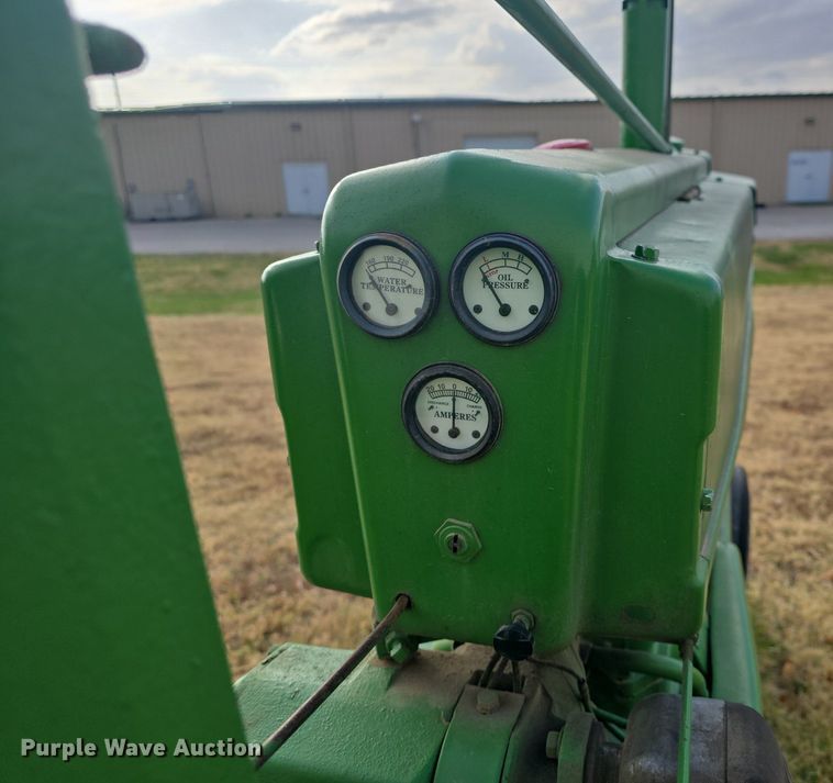 image for item EK2356 1951 John Deere  B tractor