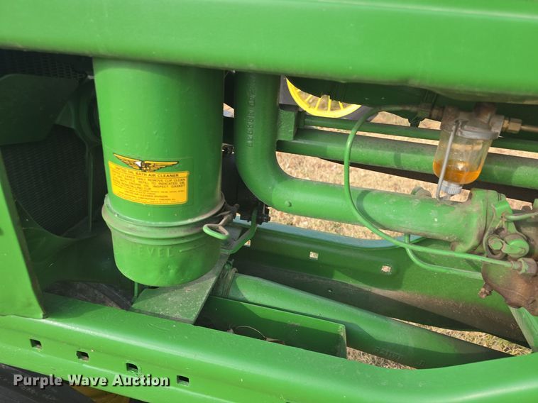 image for item EK2356 1951 John Deere  B tractor